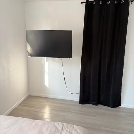 Le Clos Du Landreau Apartment *